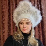 Kokoshnik Snowmaid