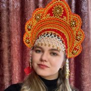 Kokoshnik Elena red