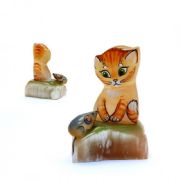 Kitten with mouse