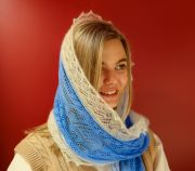 Shawl with openwork ends, white-blue